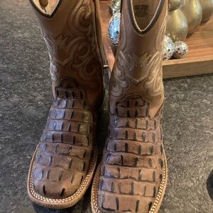 Old West Brown Western Cowboy Boots worn twice